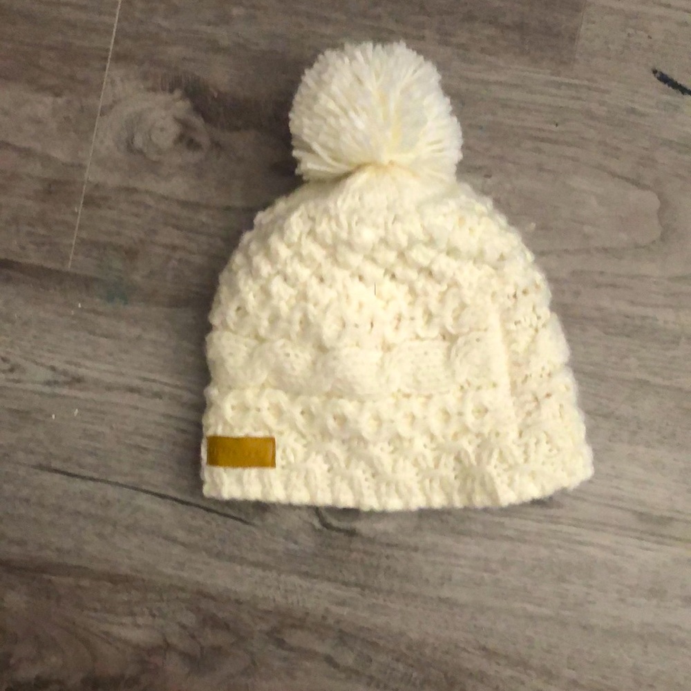 Beautiful hat warm and fashionable!